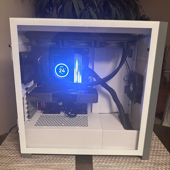 Custom Gaming PC - Picture 3 of 4